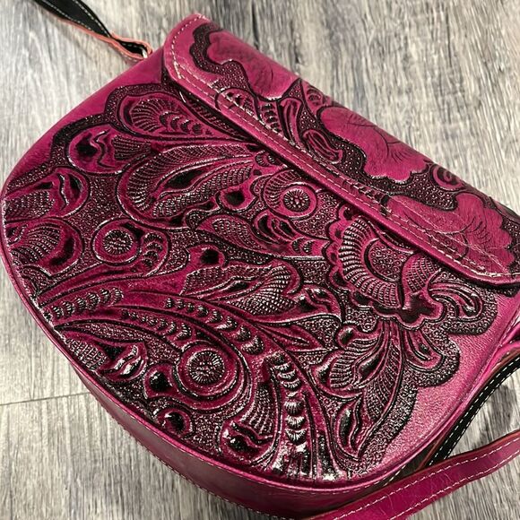 Juan Antonio Red Floral Embossed Leather Tote – Western Passion NEW Western handmade magenta leather Embossed Crossbody Bag
